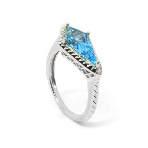 Anillo Oro Blanco Topacio Azul Diseño Rombo