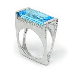 Anillo Sello Rectangular Topacio Azul