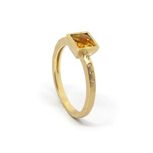 Anillo Satinado Topacio Cuadrado