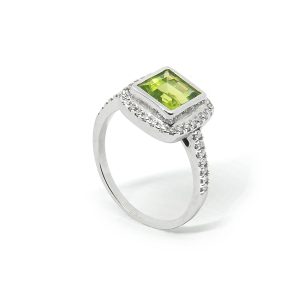 Anillo Oro Blanco Peridot Diamantes